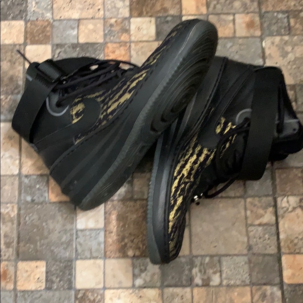 Women exclusive Nike shoes